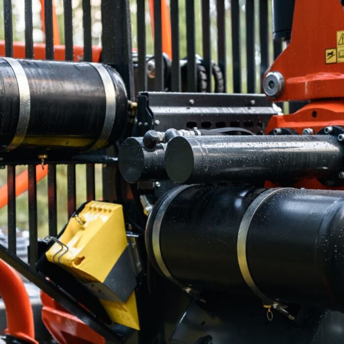 Pneumatic tanks with oil cooler